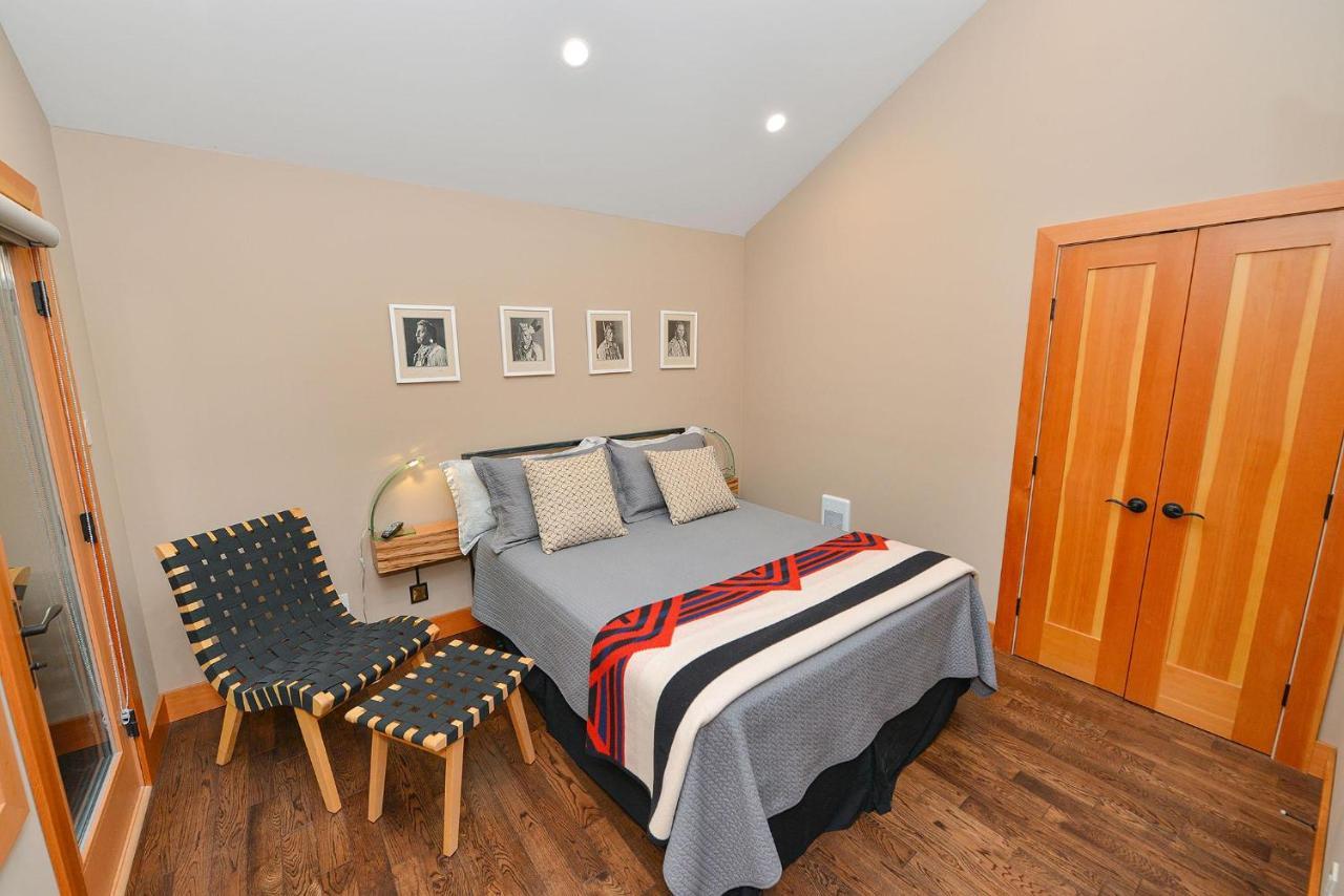 Salishan Tree House Suite Cowichan Bay Extérieur photo