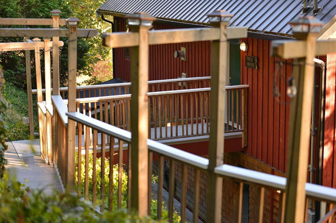 Salishan Tree House Suite Cowichan Bay Extérieur photo