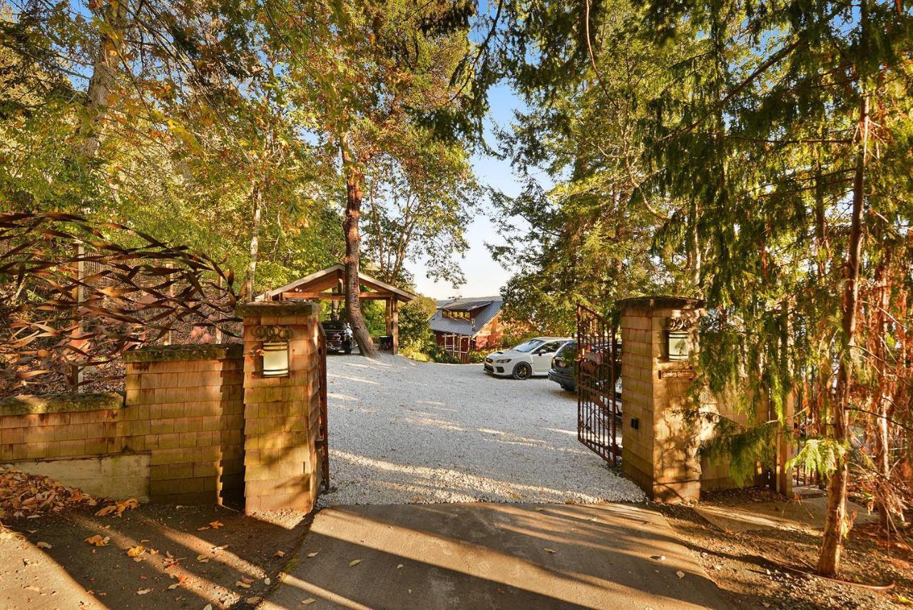 Salishan Tree House Suite Cowichan Bay Extérieur photo